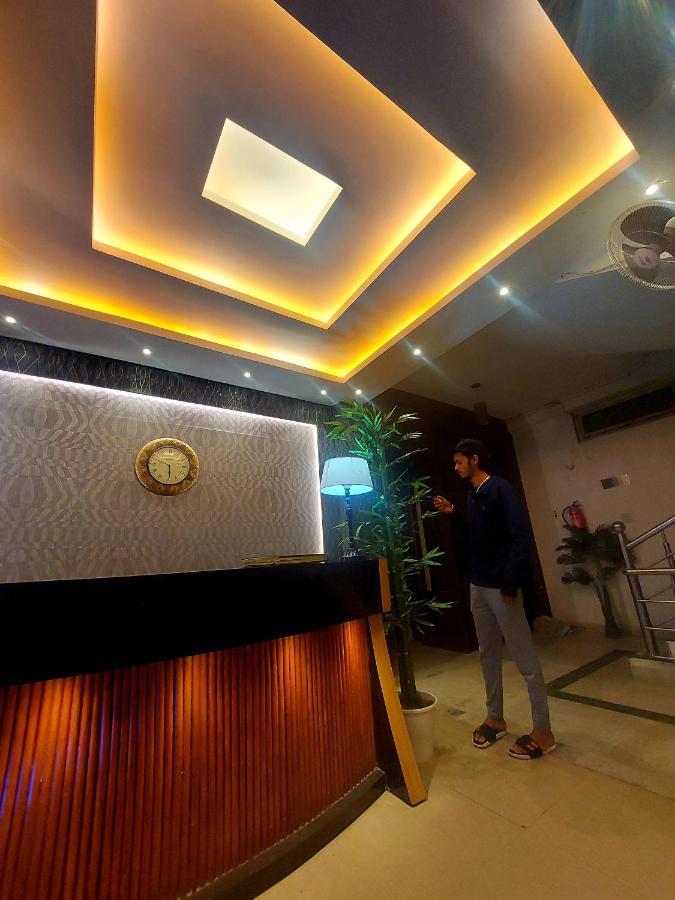Ap Palace Hotel, Ayodhya Exteriör bild
