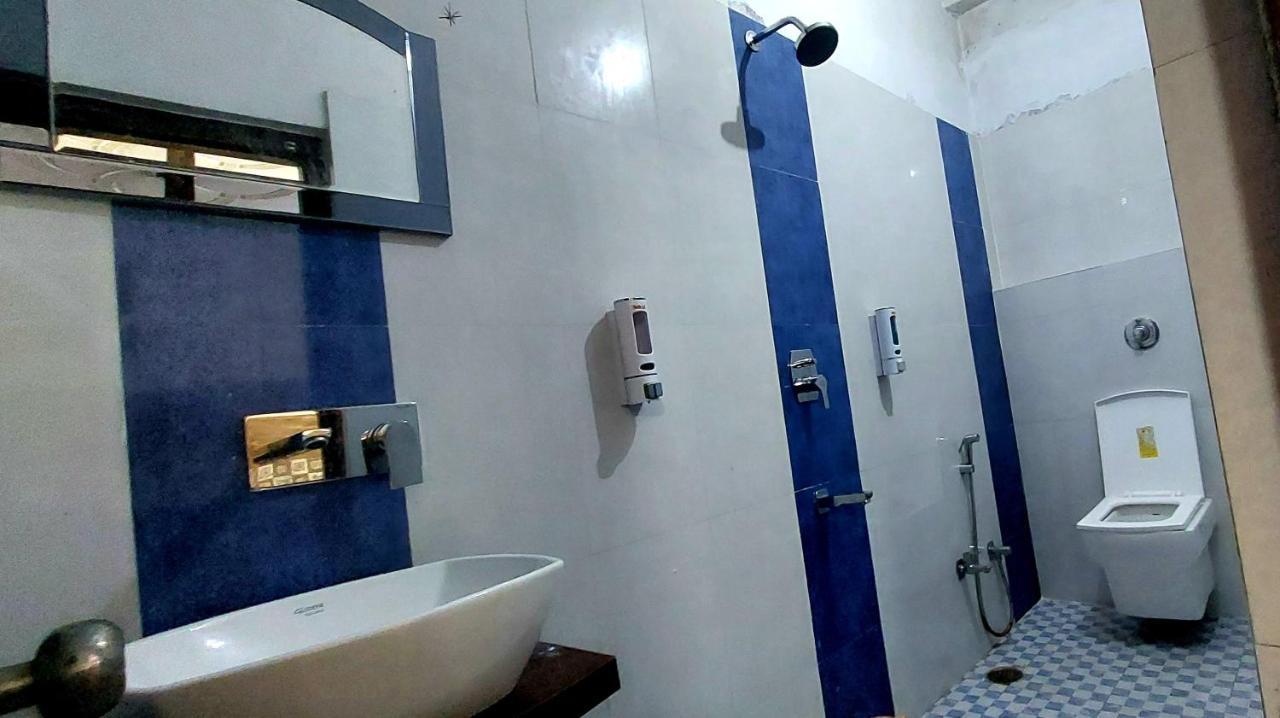 Ap Palace Hotel, Ayodhya Exteriör bild