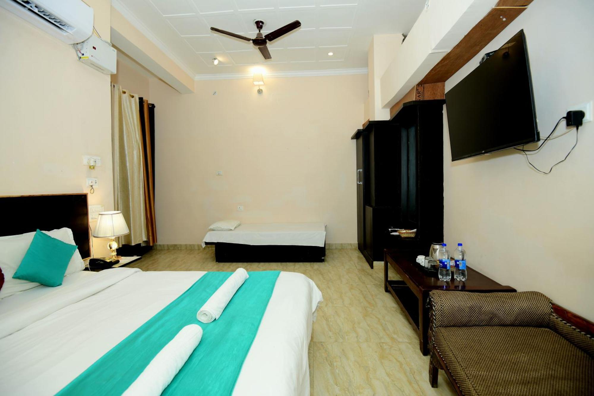 Ap Palace Hotel, Ayodhya Exteriör bild