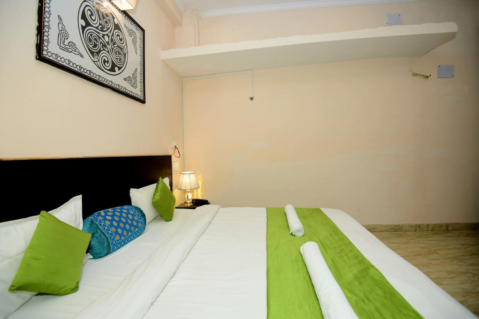 Ap Palace Hotel, Ayodhya Exteriör bild