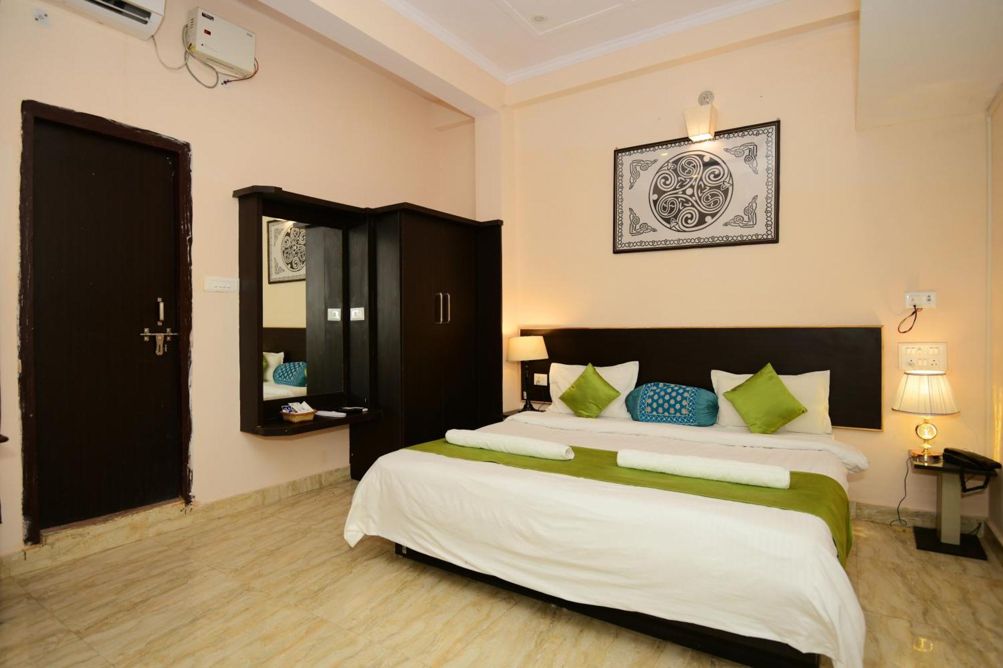 Ap Palace Hotel, Ayodhya Exteriör bild
