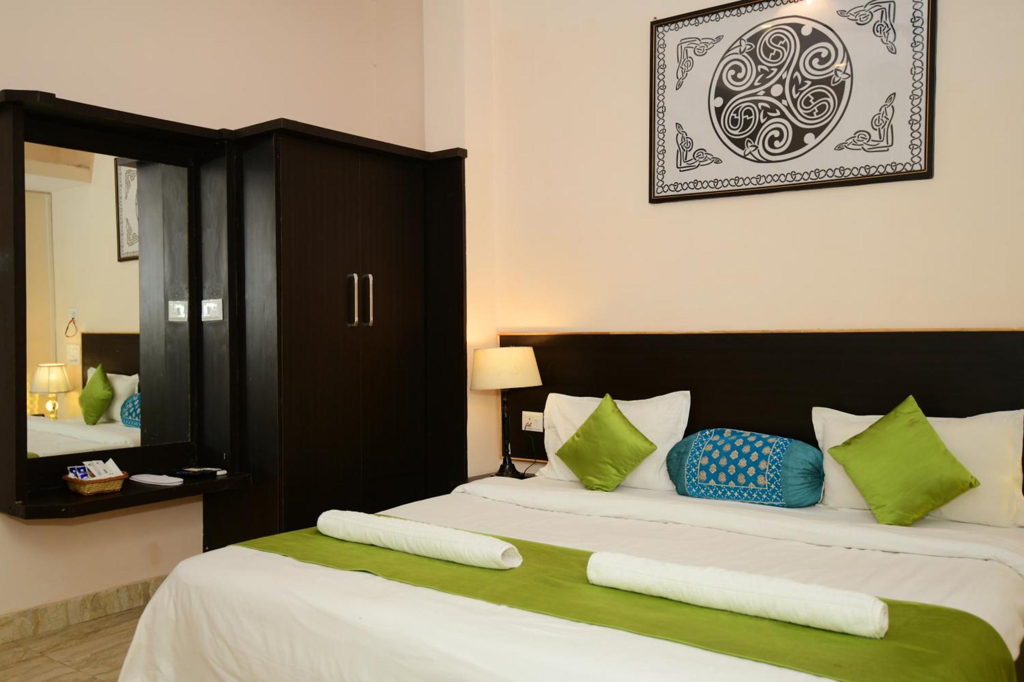 Ap Palace Hotel, Ayodhya Exteriör bild