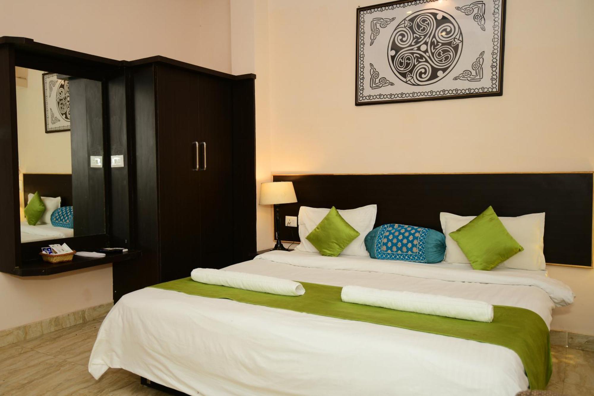 Ap Palace Hotel, Ayodhya Exteriör bild