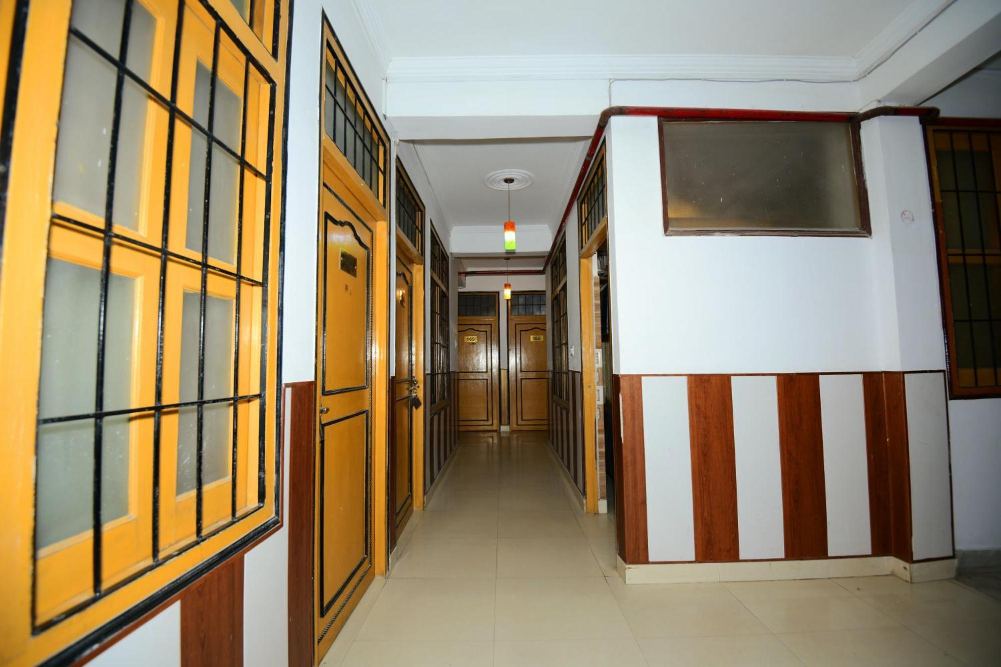 Ap Palace Hotel, Ayodhya Exteriör bild