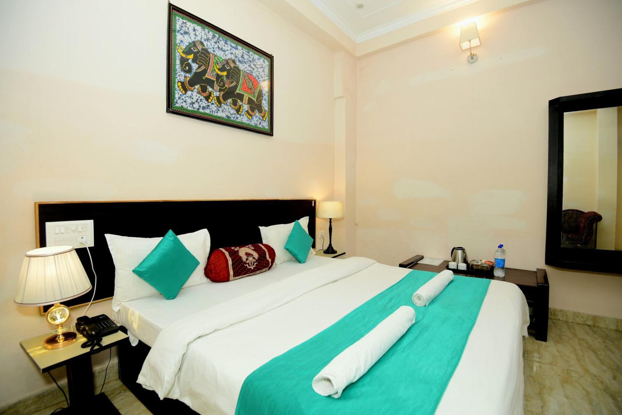Ap Palace Hotel, Ayodhya Exteriör bild