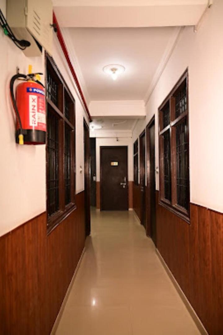 Ap Palace Hotel, Ayodhya Exteriör bild