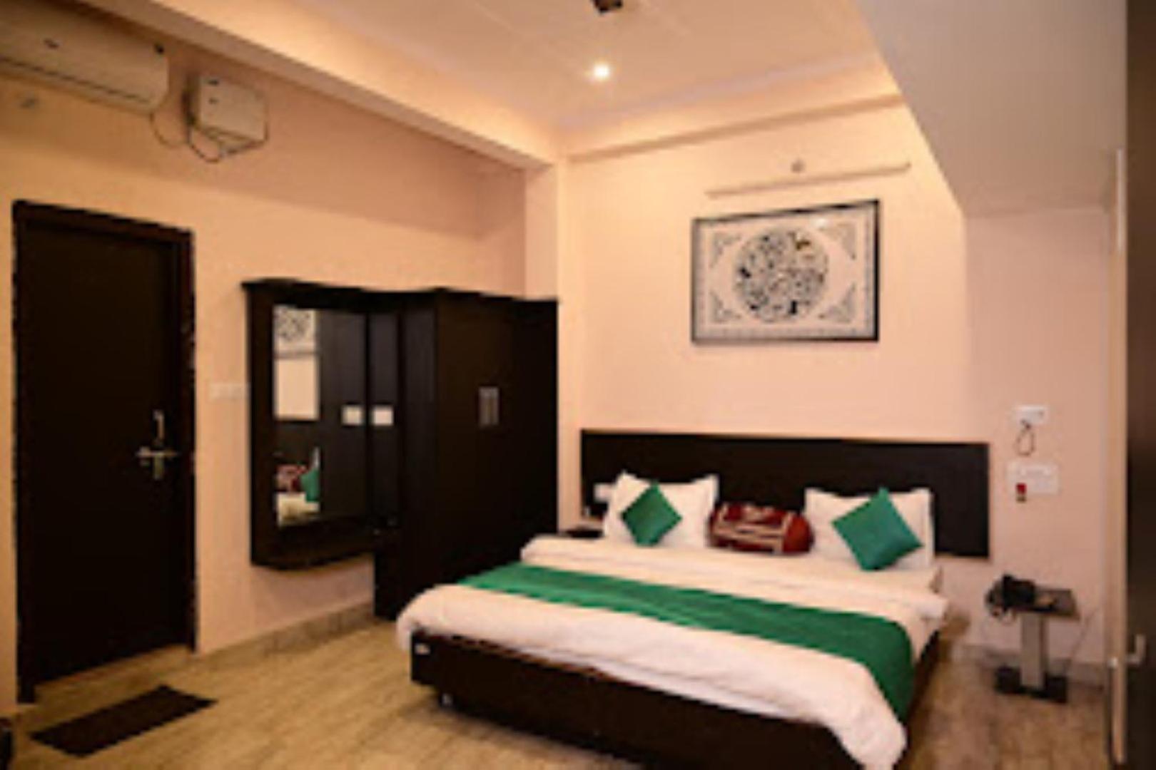 Ap Palace Hotel, Ayodhya Exteriör bild